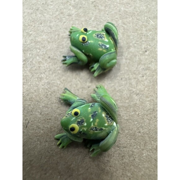 Handmade Polymer Clay Green Frog Post Back Stud Earrings Toad Detailed - Picture 3 of 7
